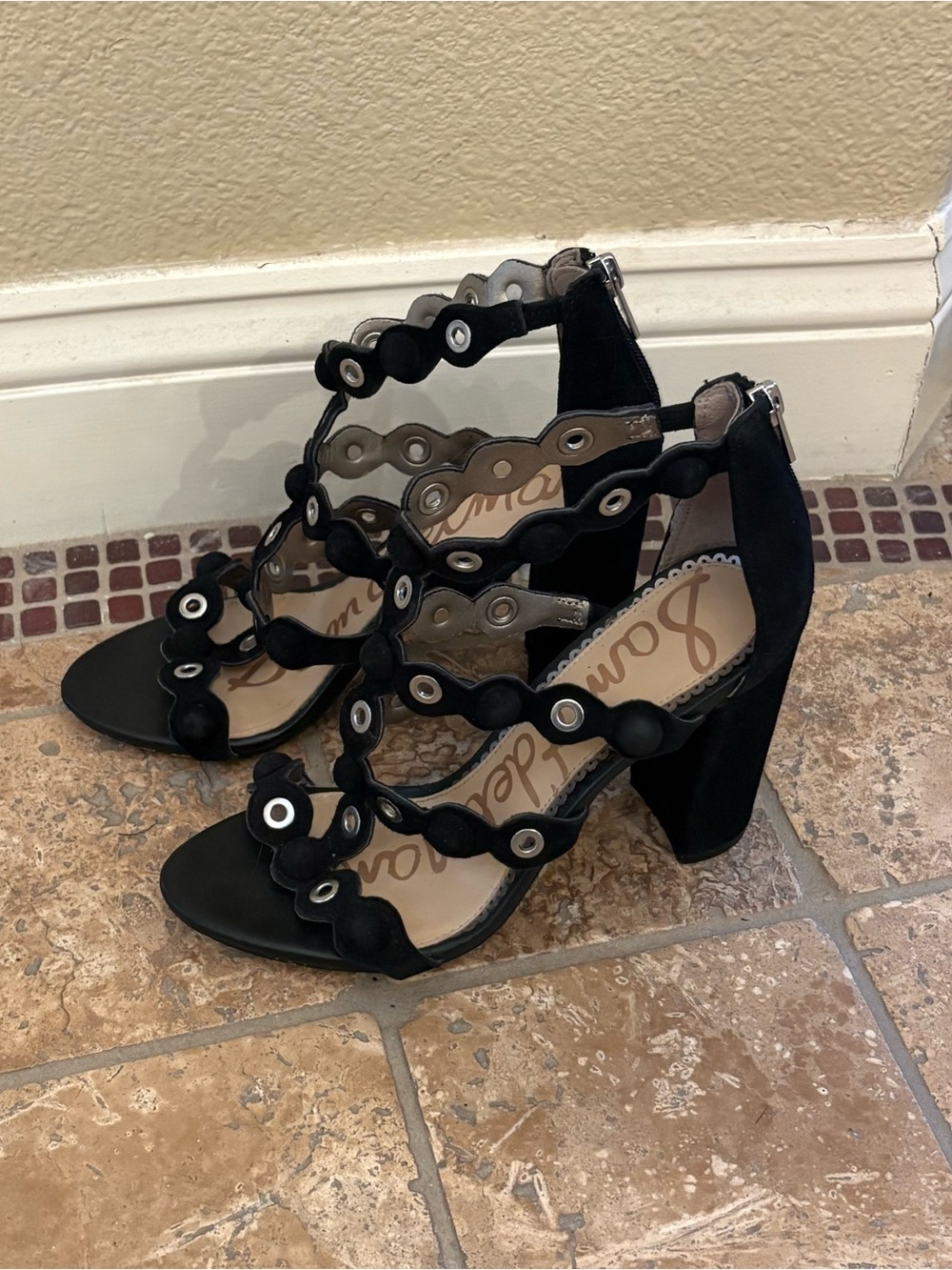 Sam Edelman Black Suede Yuli Grommet Strappy Block Heels Sandal Size 7